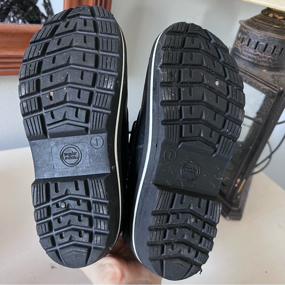 Wonder Nation Snow Boots • 1 - Picture 5 of 8